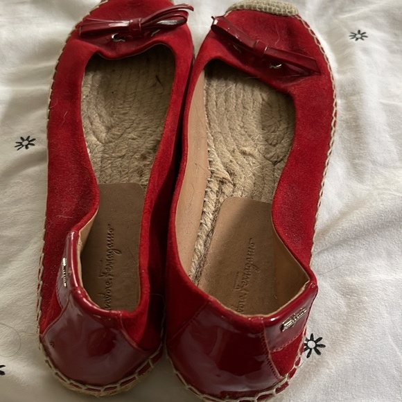 Beautiful flat espadrille shoes by Ferragamo - Picture 4 of 5